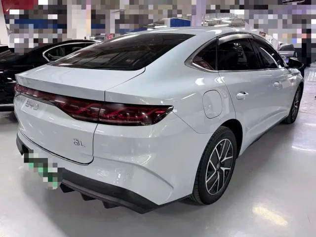 BYD Qin L — Фото автомобиля 18