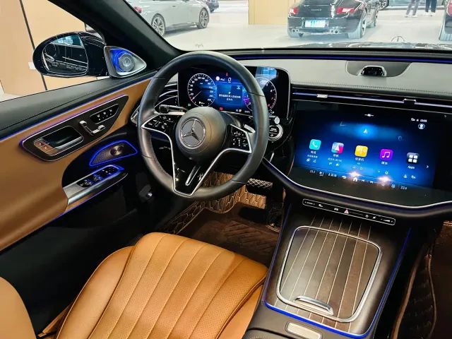 Mercedes-Benz E-Class — Фото автомобиля 15