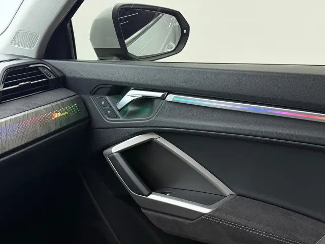 Audi Q3 — Фото автомобиля 11