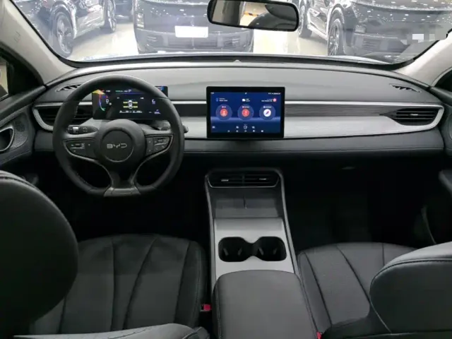 BYD Seal 05 DM-i — Фото автомобиля 9