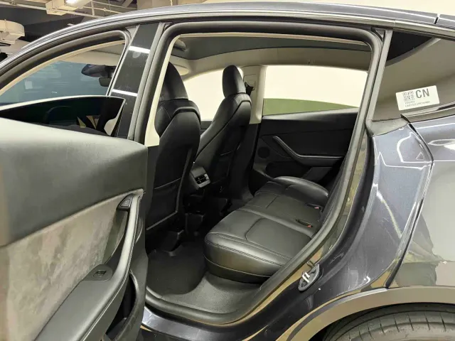 Tesla Model Y — Фото автомобиля 10