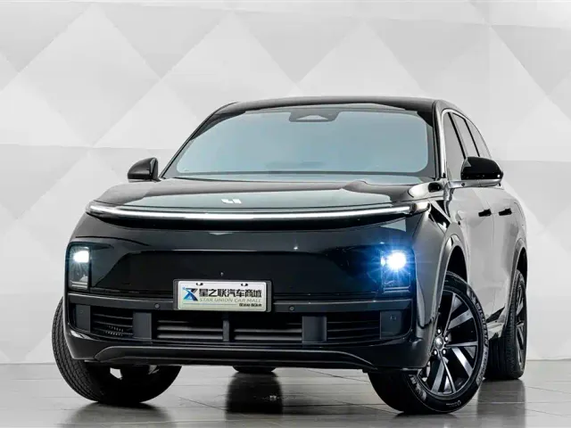 Li Auto L8 — Фото автомобиля 2