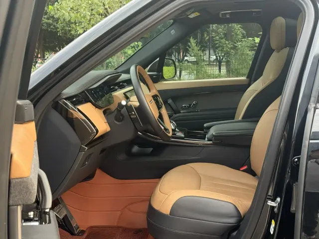 Land Rover Range Rover Sport — Фото автомобиля 4