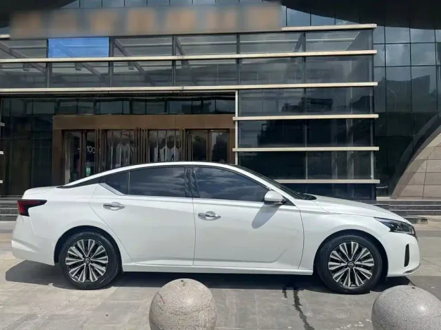Nissan Teana — Фото автомобиля 14
