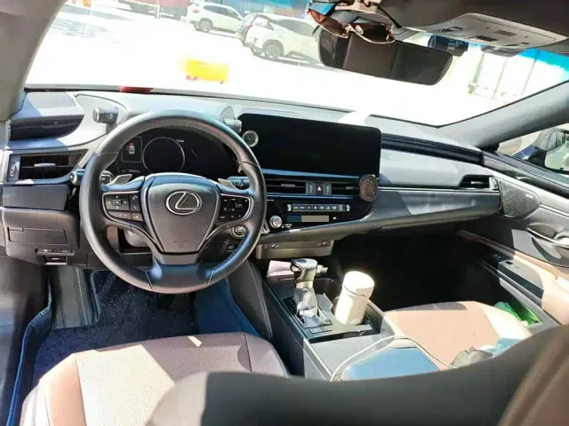 Lexus ES — Фото автомобиля 5