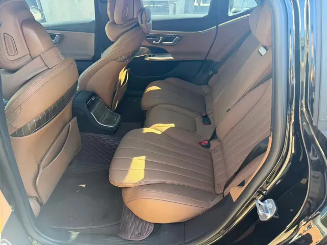 Mercedes-Benz E-Class — Фото автомобиля 6