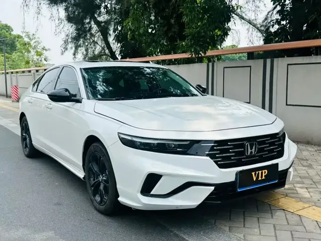 Honda Accord — Фото автомобиля 3