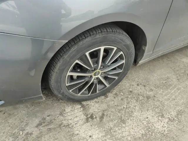 Roewe i5 — Фото автомобиля 22