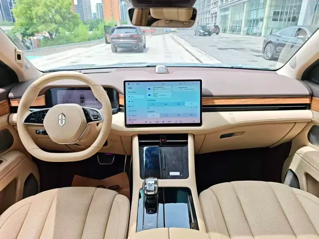 Aito M7 — Фото автомобиля 14