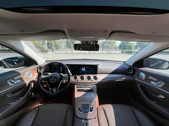 Mercedes-Benz E-Class — Фото автомобиля 8