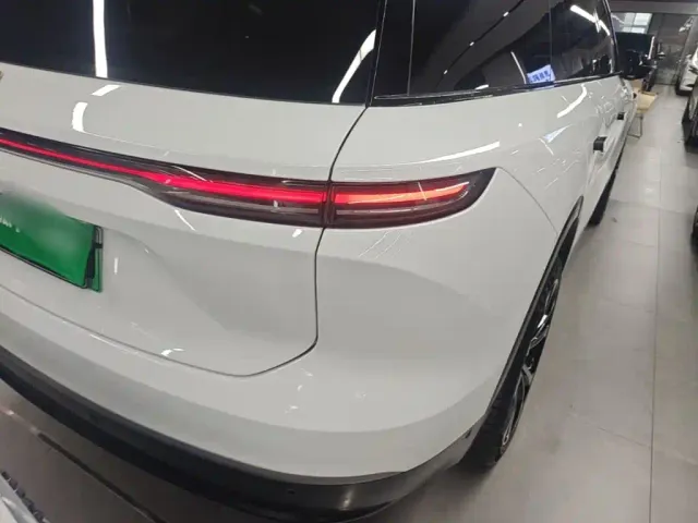 Nio ES8 — Фото автомобиля 7