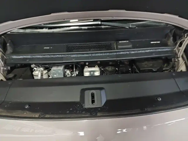 Li Auto MEGA — Фото автомобиля 19