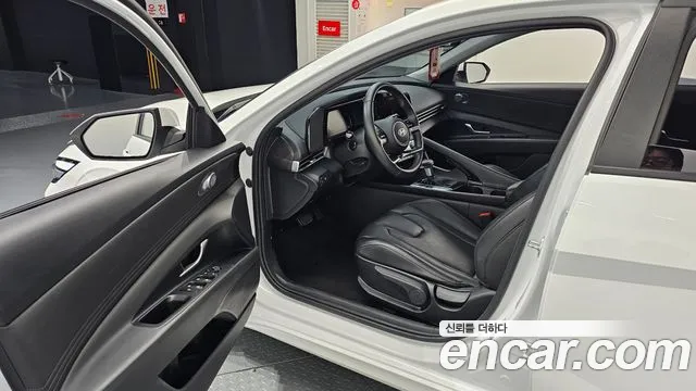 Hyundai Avante CN7 — Фото автомобиля 10