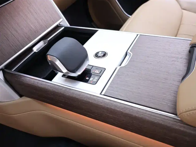 Land Rover Range Rover — Фото автомобиля 12