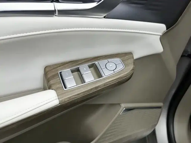 Roewe RX9 — Фото автомобиля 9