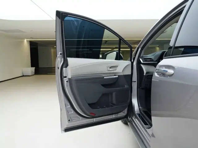 Toyota Granvia — Фото автомобиля 15
