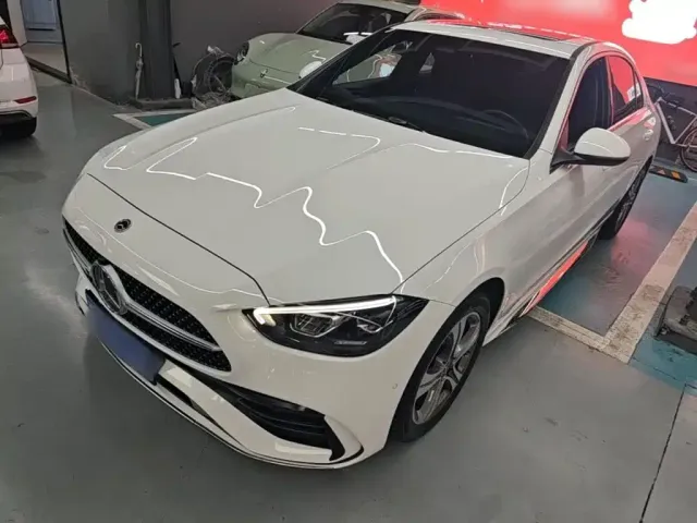 Фотография автомобиля — Mercedes-Benz C-Class