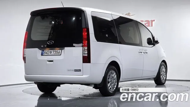 Hyundai Staria — Фото автомобиля 2