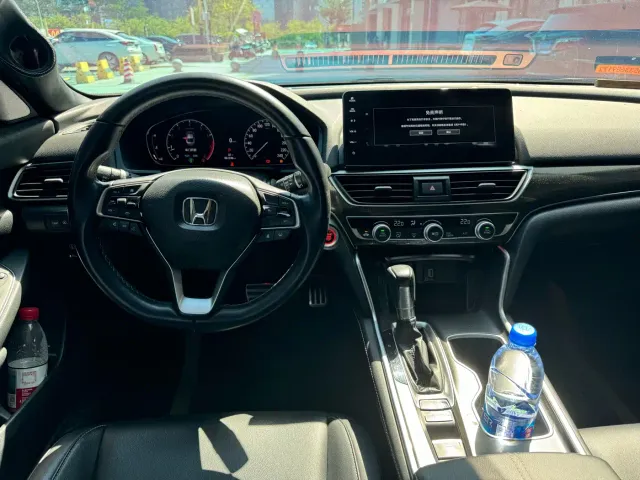 Honda Accord — Фото автомобиля 8