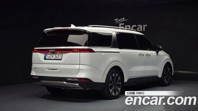 Kia Canival Carnival 4 поколение Бензин 7 мест Signature — Фото автомобиля 2