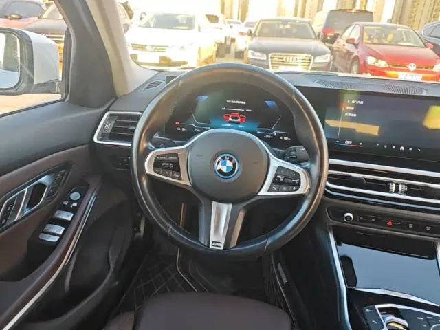 BMW i3 — Фото автомобиля 10
