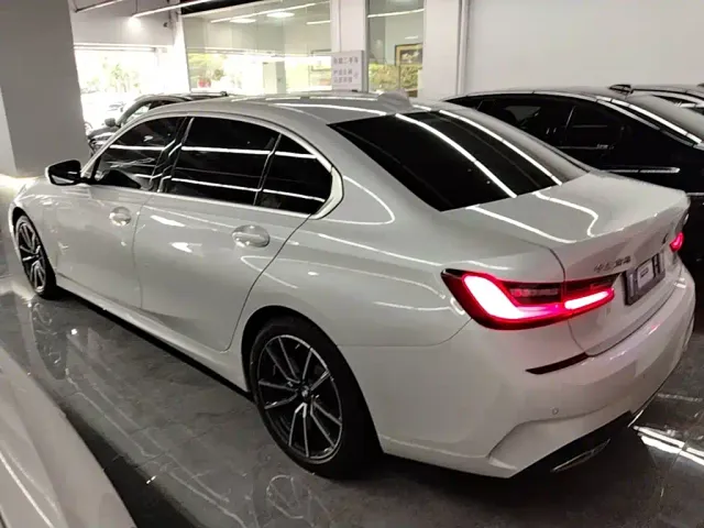 BMW 3 Series — Фото автомобиля 4