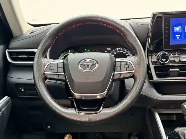 Toyota Highlander — Фото автомобиля 13