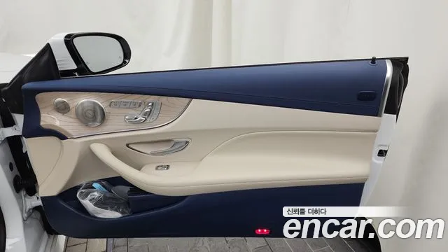 Mercedes-Benz E-Class — Фото автомобиля 25
