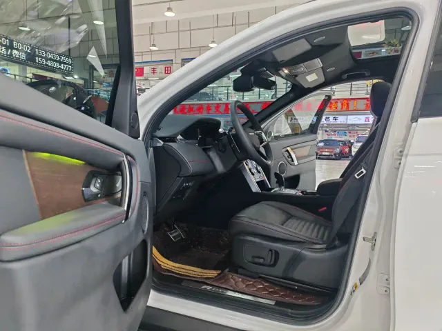 Land Rover Discovery Sport — Фото автомобиля 4