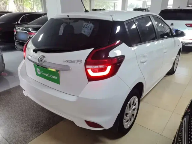 Toyota Vios FS — Фото автомобиля 6