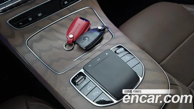 Mercedes-Benz E-Class — Фото автомобиля 17
