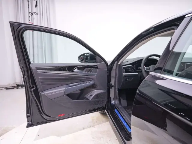 Volkswagen Passat — Фото автомобиля 15