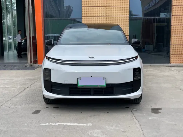 Li Auto L6 — Фото автомобиля 2