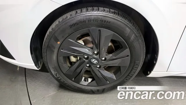 Hyundai AVANTE Avante (CN7) — Фото автомобиля 5
