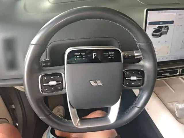 Li Auto L7 — Фото автомобиля 10