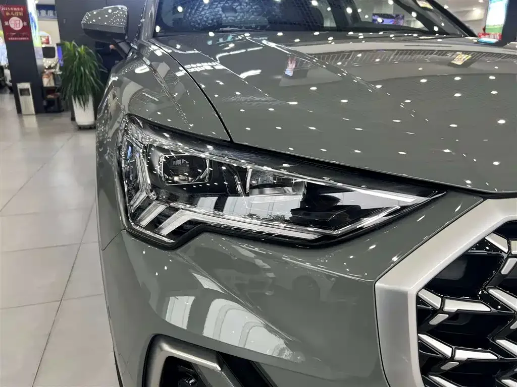 Audi Audi Q3 2024 40 TFSI Fashion Sport — Фото автомобиля 5