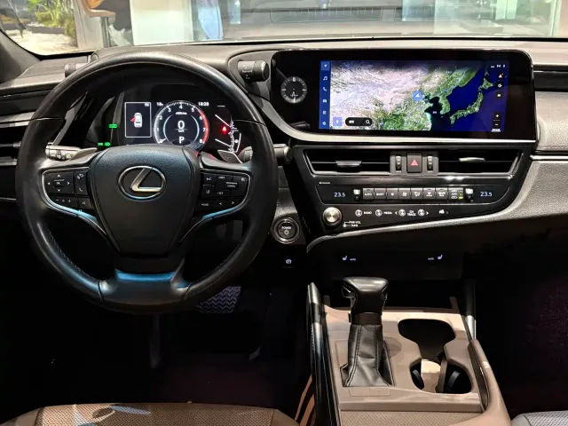 Lexus ES — Фото автомобиля 20