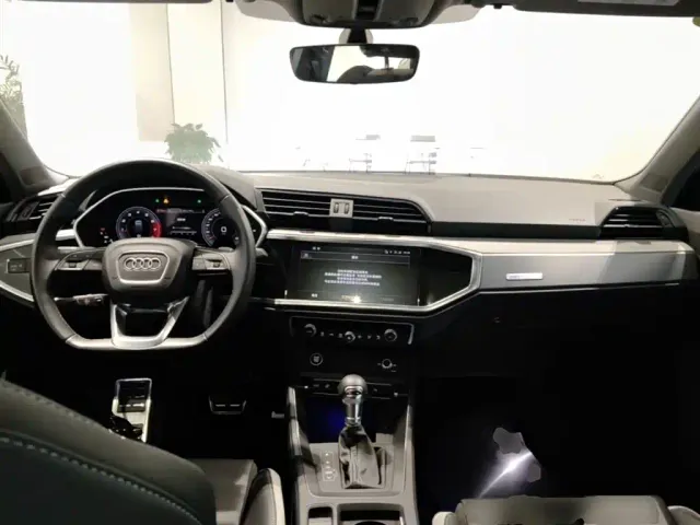 Audi Q3 — Фото автомобиля 9