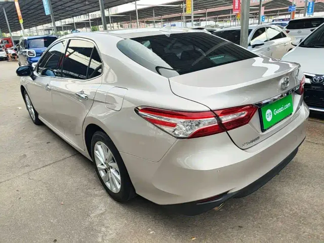Toyota Camry — Фото автомобиля 4