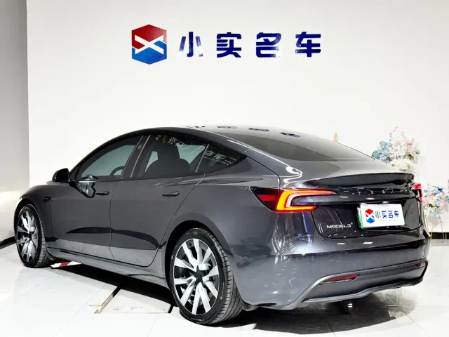 Tesla Model 3 — Фото автомобиля 9