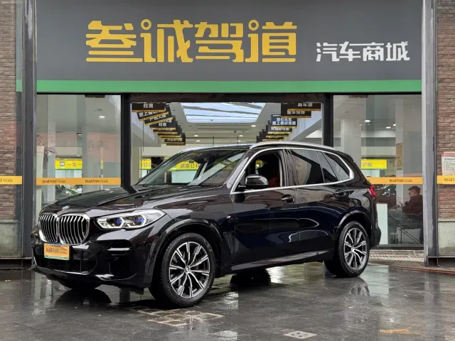 Фотография автомобиля — BMW X5