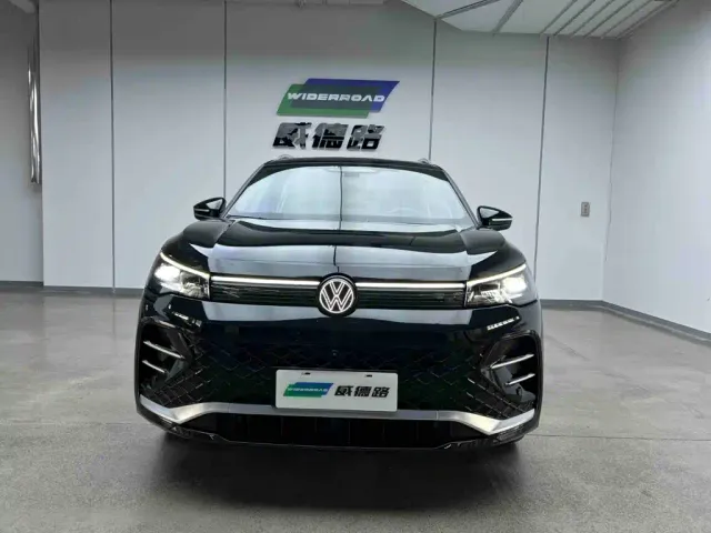 Volkswagen Tiguan L — Фото автомобиля 2