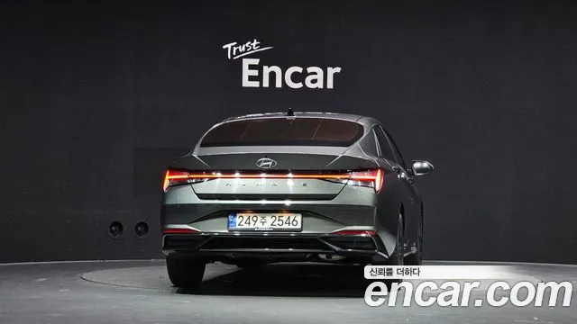Hyundai Avante CN7 — Фото автомобиля 4