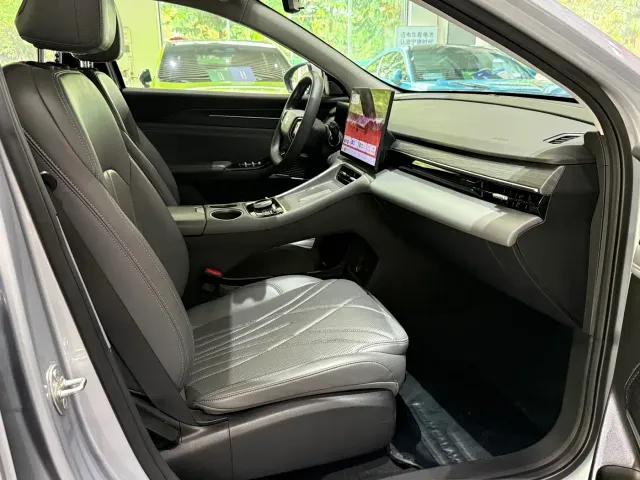 Geely Galaxy L6 — Фото автомобиля 19