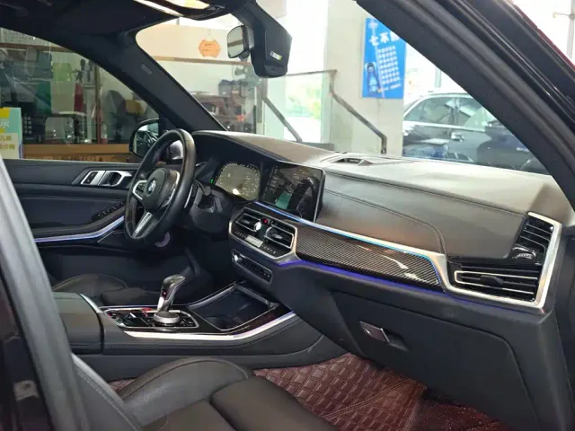 BMW X5 M — Фото автомобиля 25