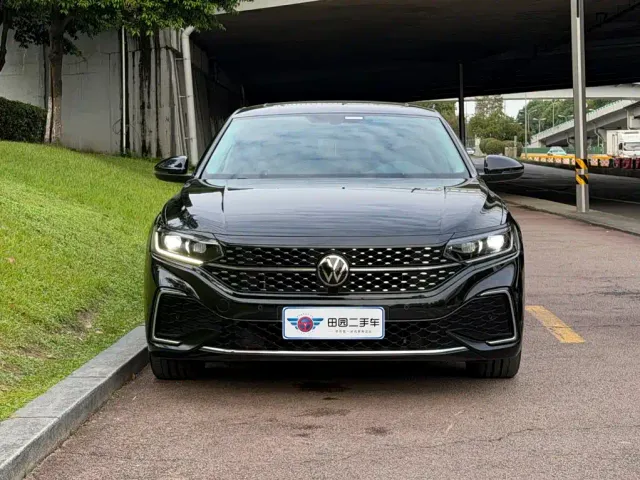 Volkswagen Passat — Фото автомобиля 2