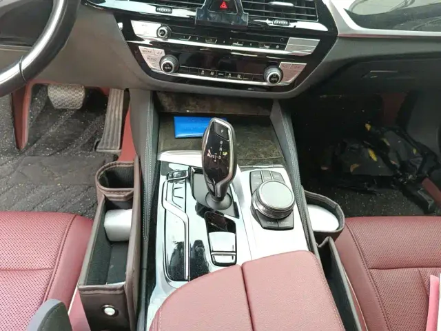 BMW 5 Series — Фото автомобиля 16