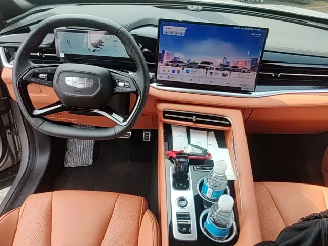 Geely Boyue — Фото автомобиля 9