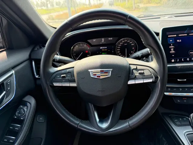 Cadillac CT5 — Фото автомобиля 12