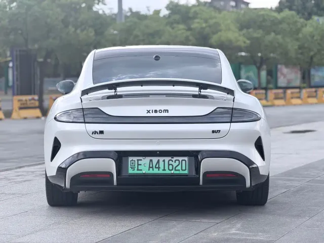 Xiaomi SU7 — Фото автомобиля 5